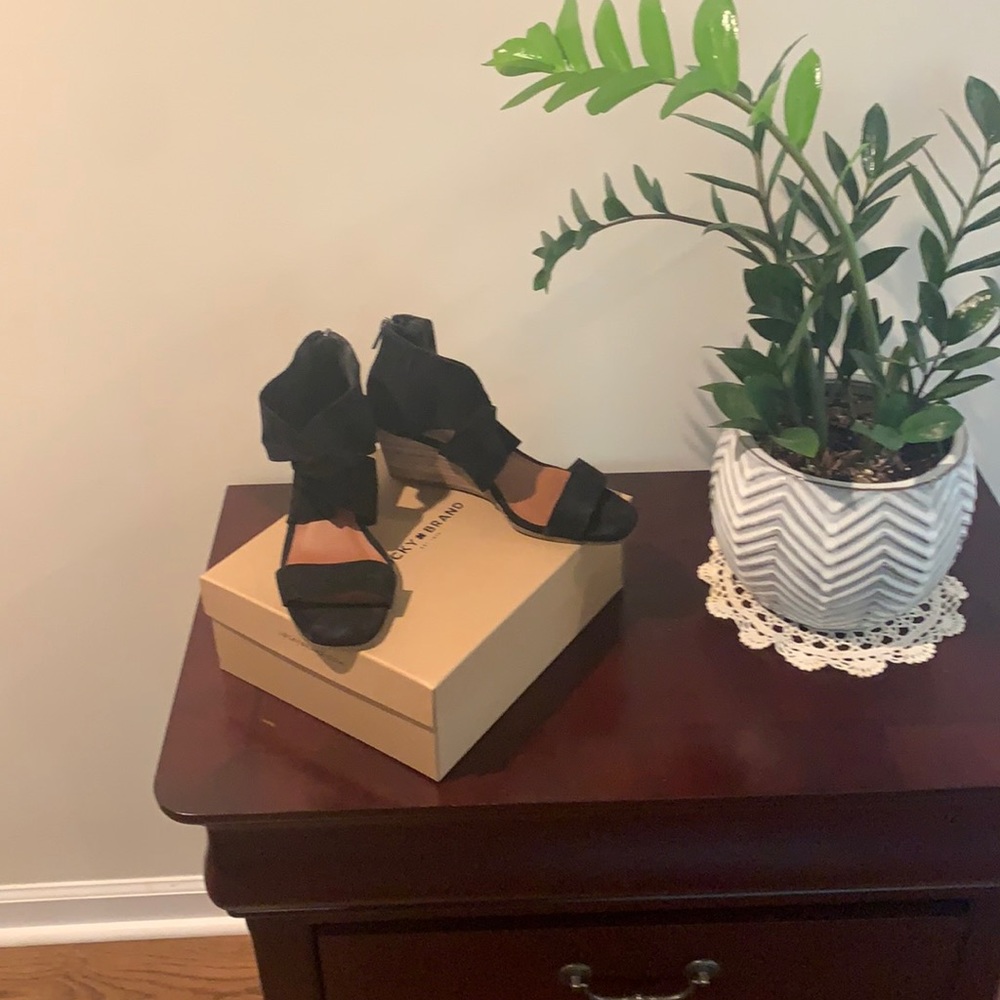 Lucky brand sandals